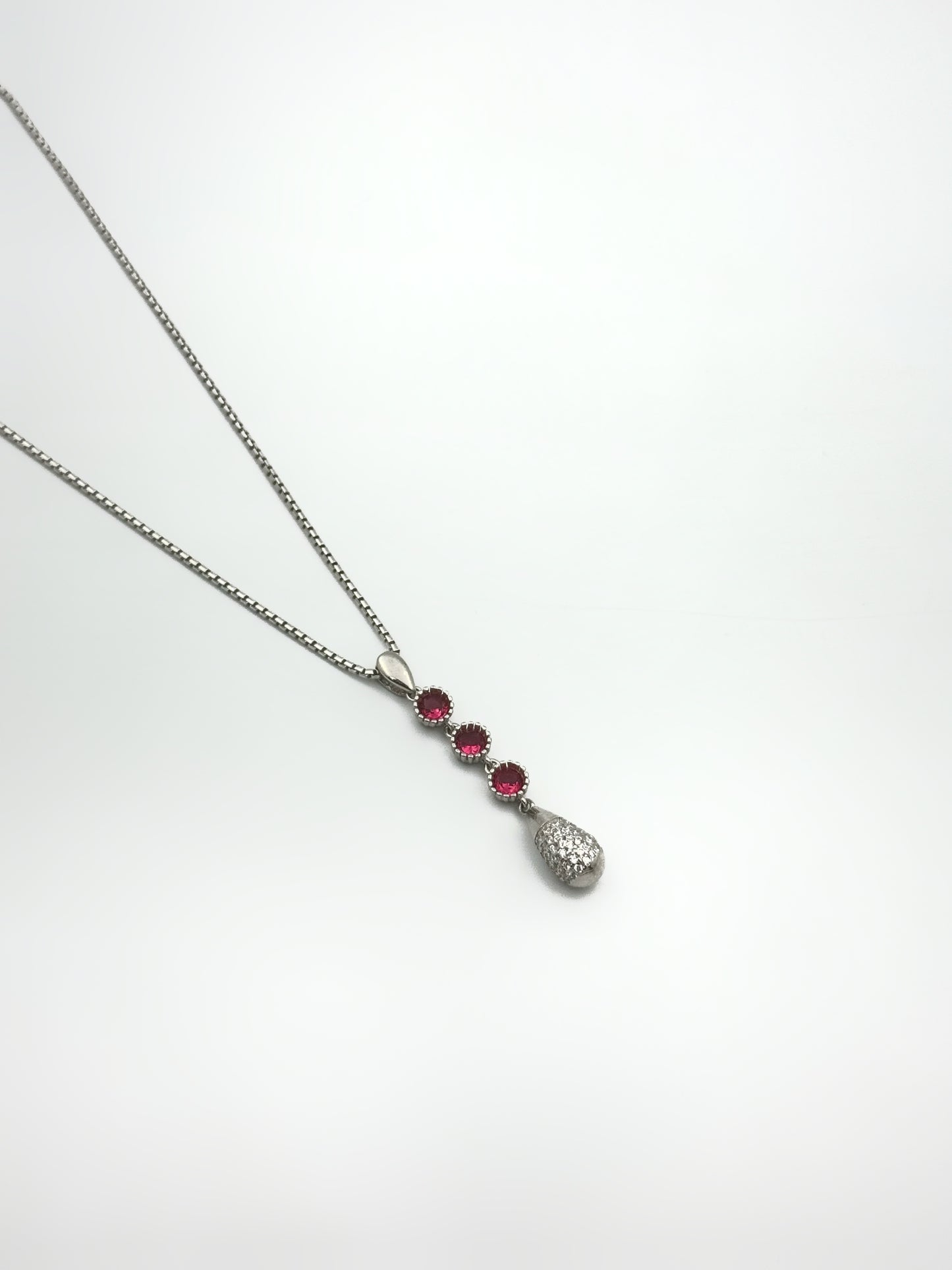 Pendent set